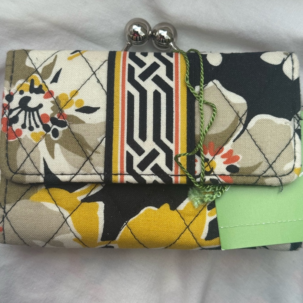 Vera Bradley Small Kisslock Wallet Dogwood